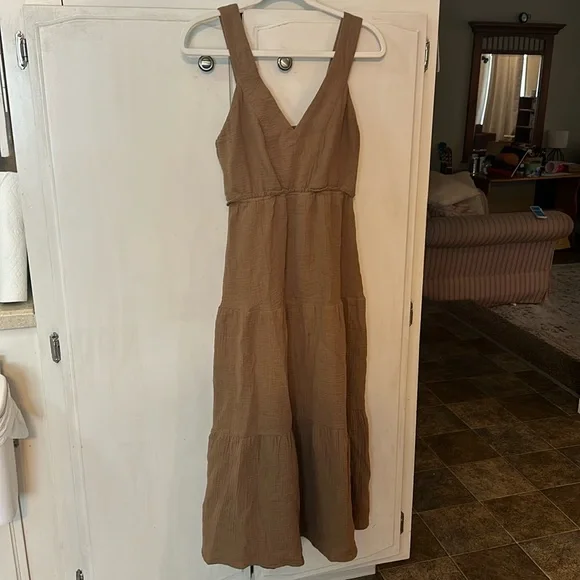 STEVE MADDEN Amira Tiered Cotton Midi Dress - Picture 6 of 13